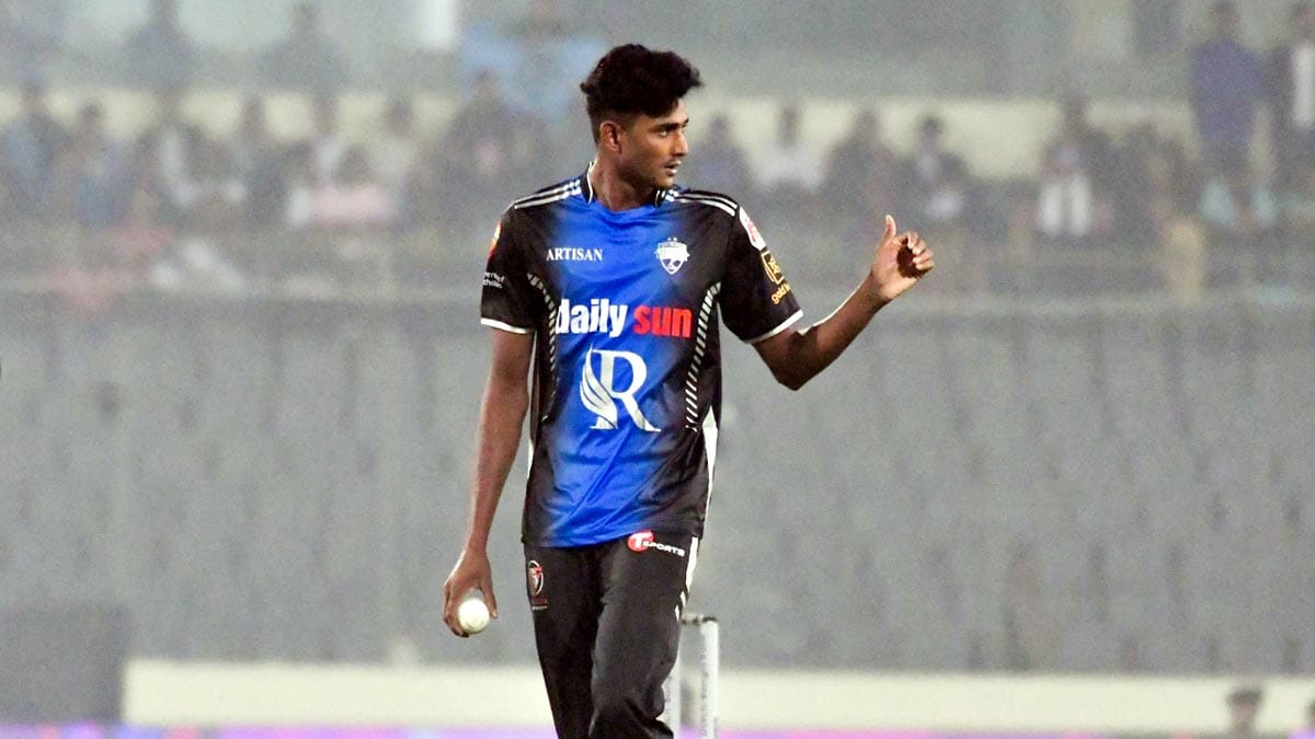 পেস বোলার নাহিদ রানা