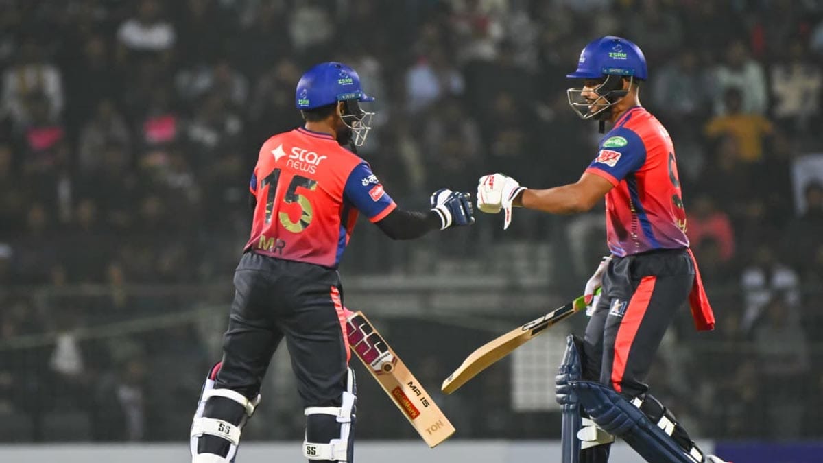 নাজমুল হোসেন শান্ত ও মুশফিকুর রহিম