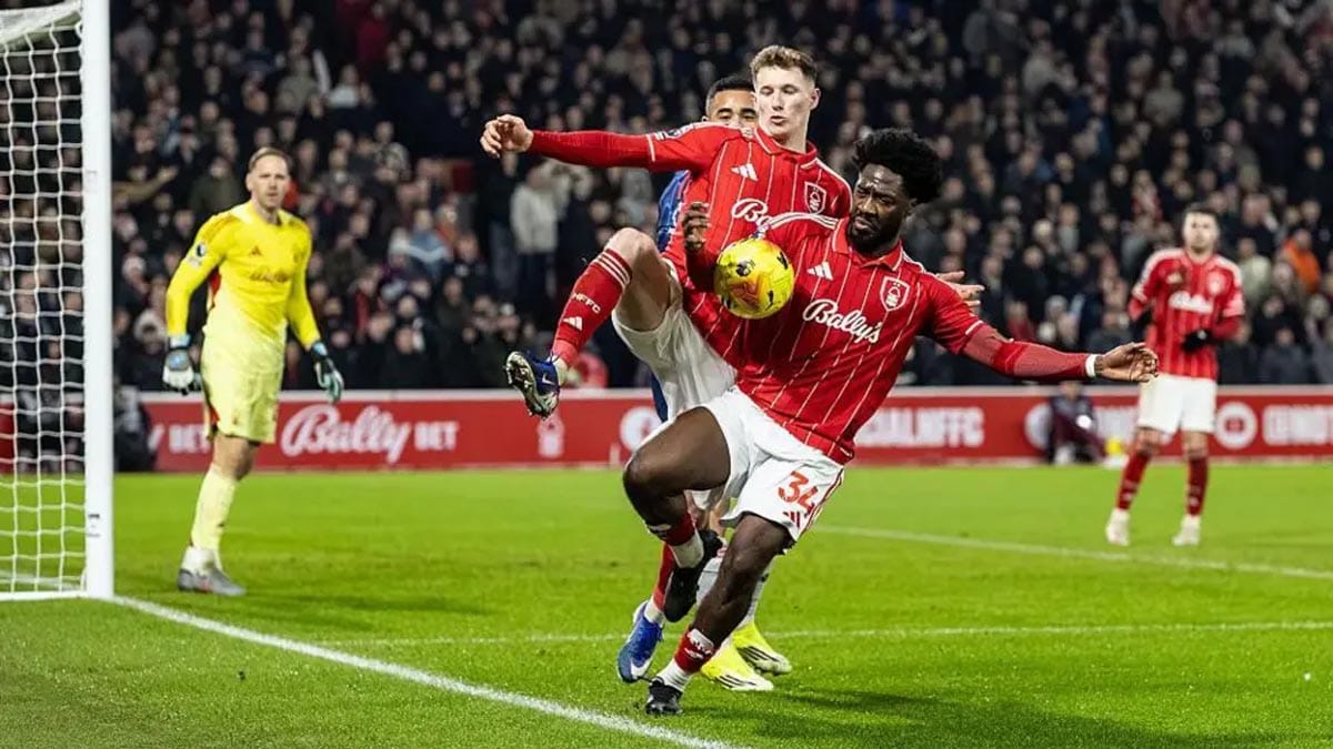 Ola Aina Nottingham Forest Cricfoot24