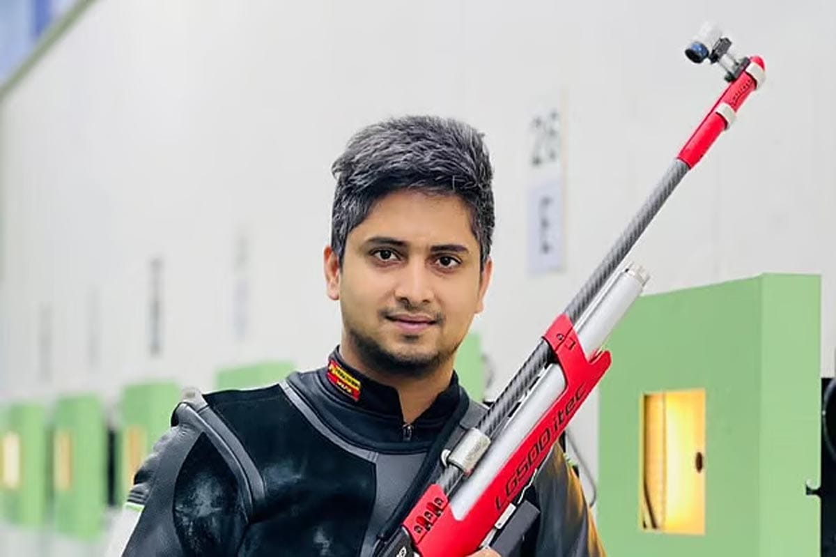 নয়া দিল্লির ড. কর্নি সিং শুটিং রেঞ্জে বাংলাদেশের শুটার রবিউল ইসলাম।