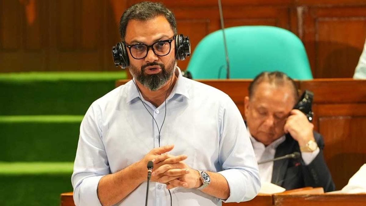সংসদে বক্তব্য রাখছেন যুব ও ক্রীড়া প্রতিমন্ত্রী আমিনুল হক।