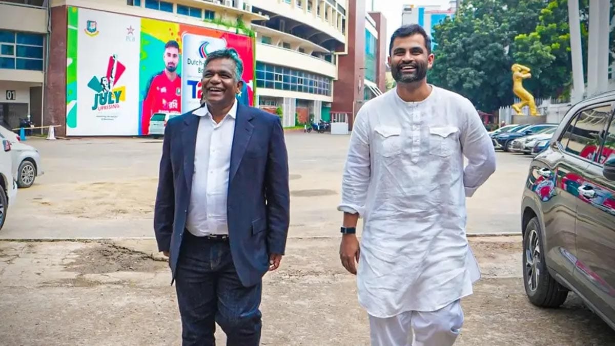 বিসিবির বিদায়ী সভাপতি আমিনুল ইসলাম বুলবুল ও এডহক কমিটির সভাপতি তামিম ইকবাল।
