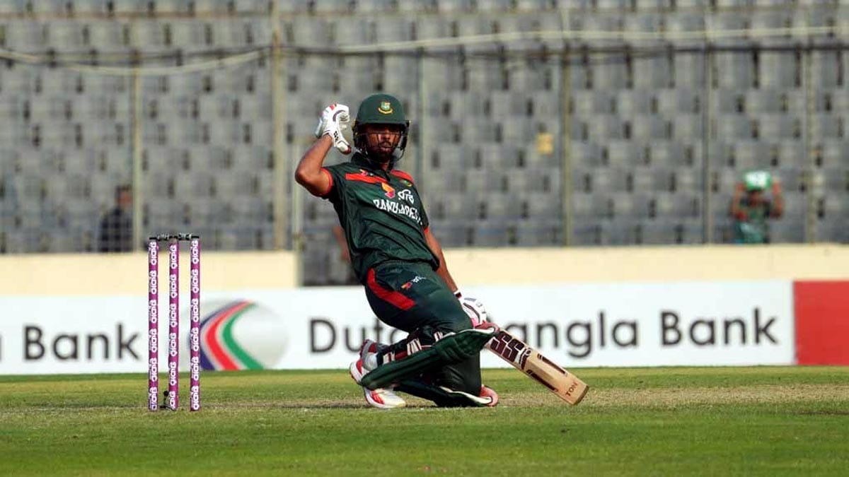 ডট বলের পর সাইফ হাসানের হতাশার অভিব্যক্তি।