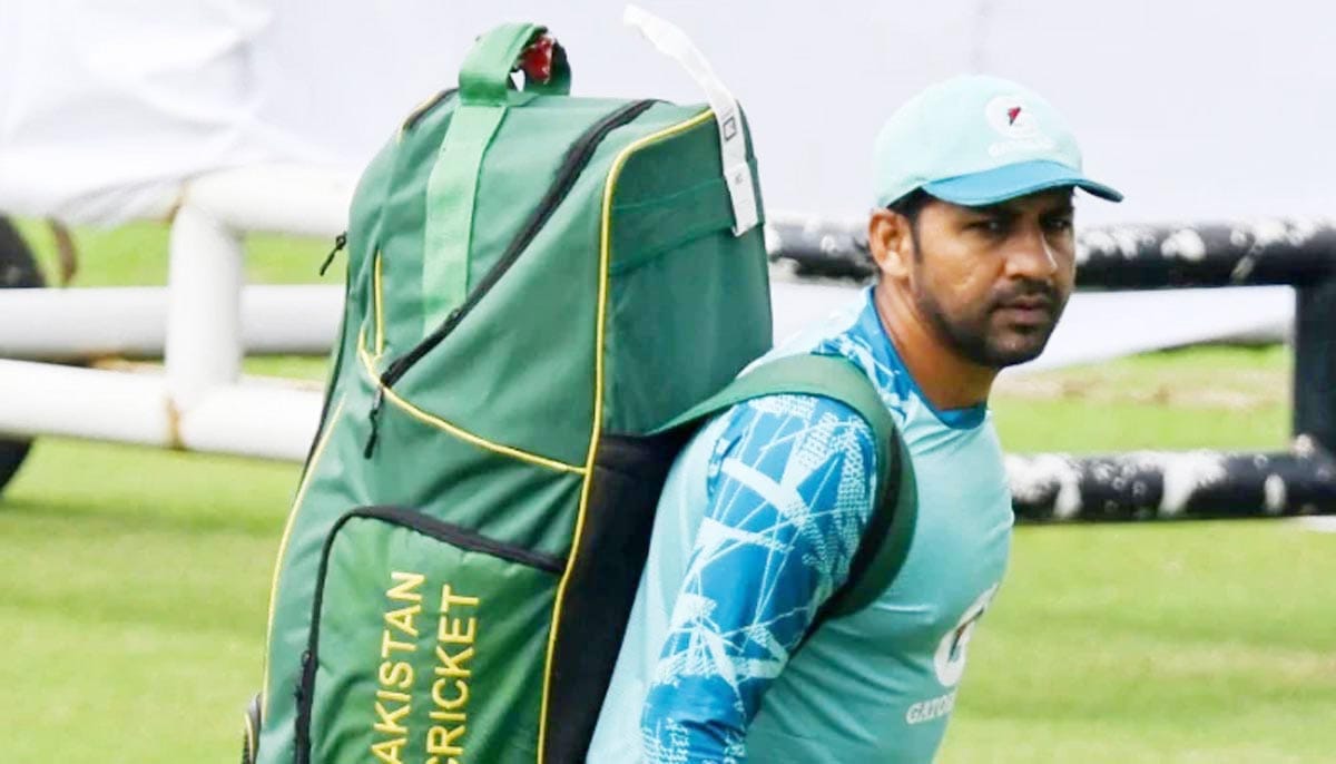 পাকিস্তানের কোচ সরফরাজ আহমেদ।