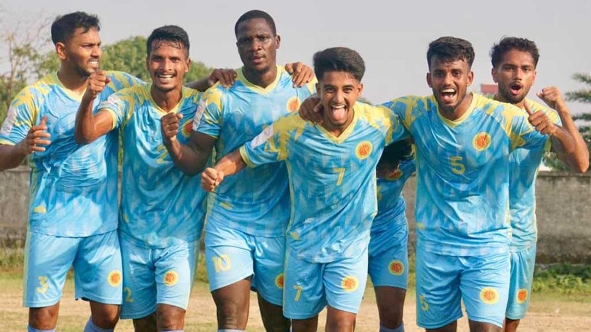 জয়ের পর আবাহনীর ফুটবলারদের উল্লাস।