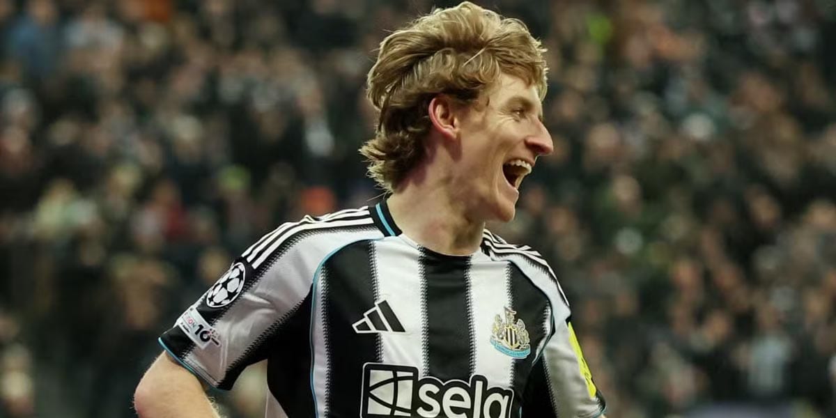 Anthony Gordon celebrating a goal for Newcastle United in the Premier League.