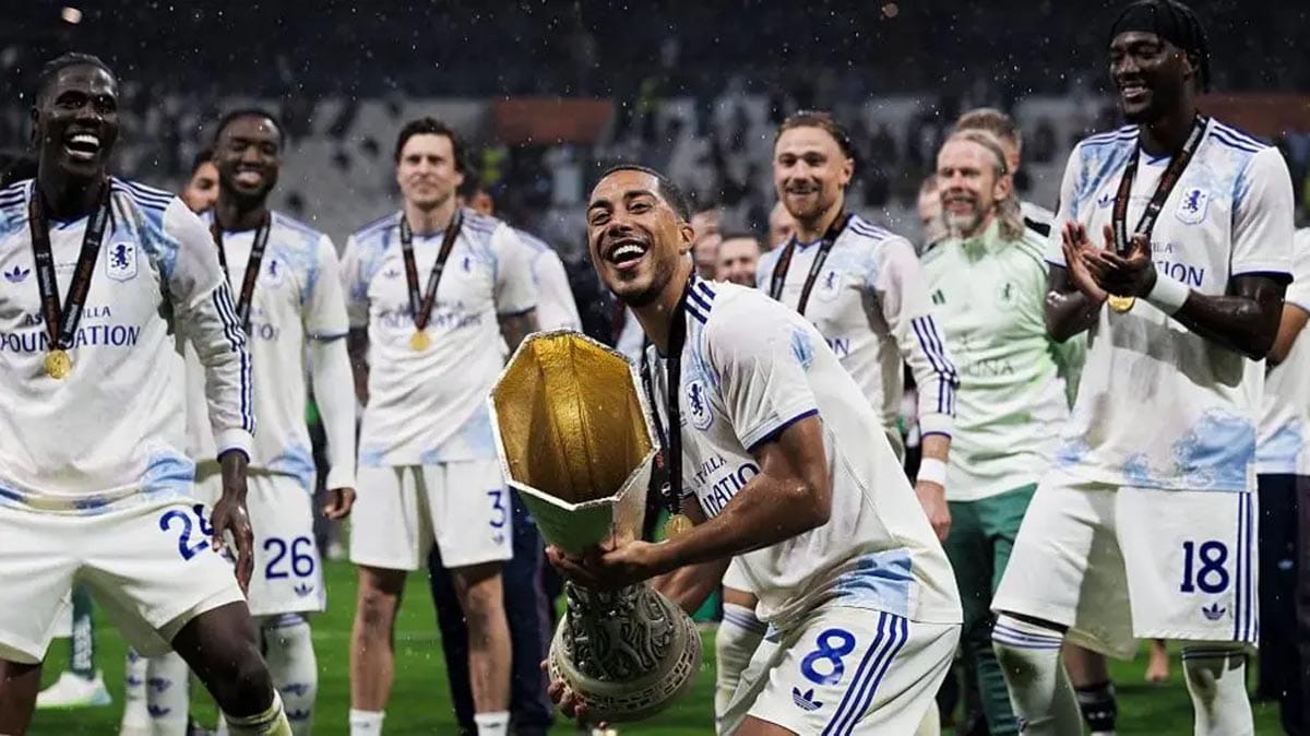 Premier League club Aston villa celebrating a trophy win in European competition.