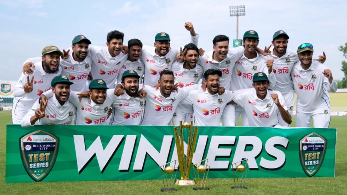 ২০২৪ সালে পাকিস্তানকে তাদের মাটিতে হোয়াইটওয়াশ করেছিল বাংলাদেশ।