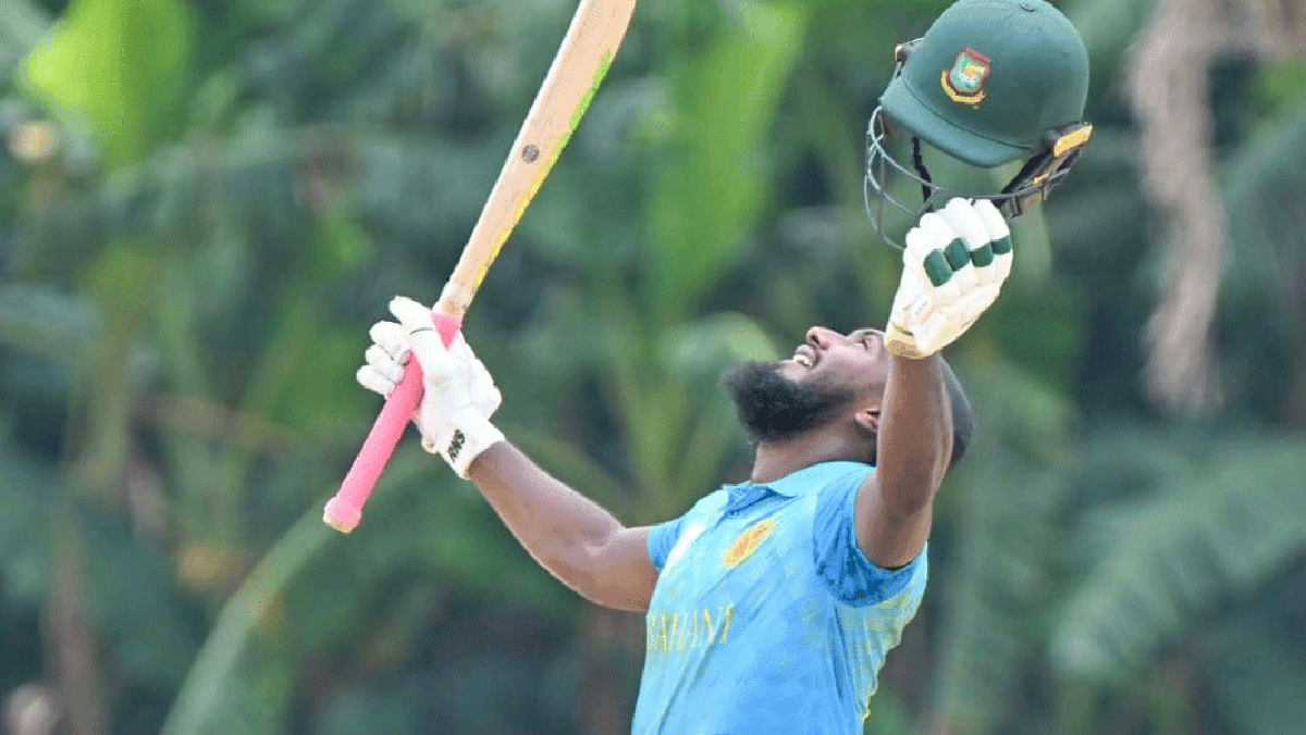 Jaker Ali Anik celebrating his brilliant century for Abahani Limited in DPL.