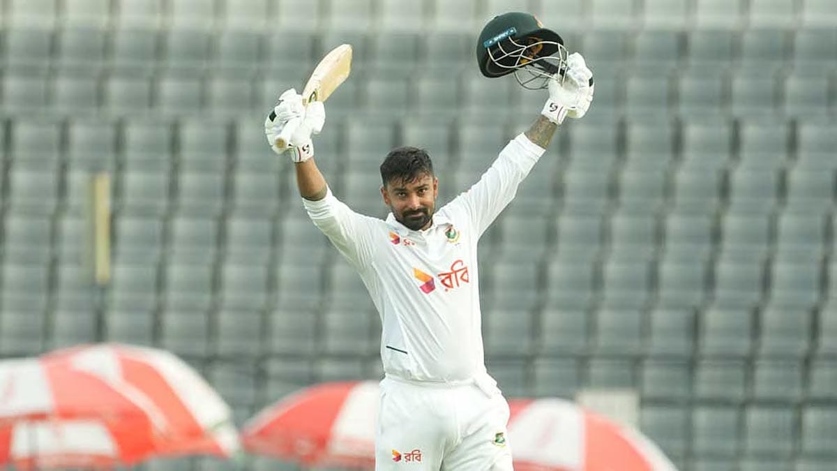পাকিস্তানের বিপক্ষে সেঞ্চুরি করে লিটন দাসের উদযাপন।