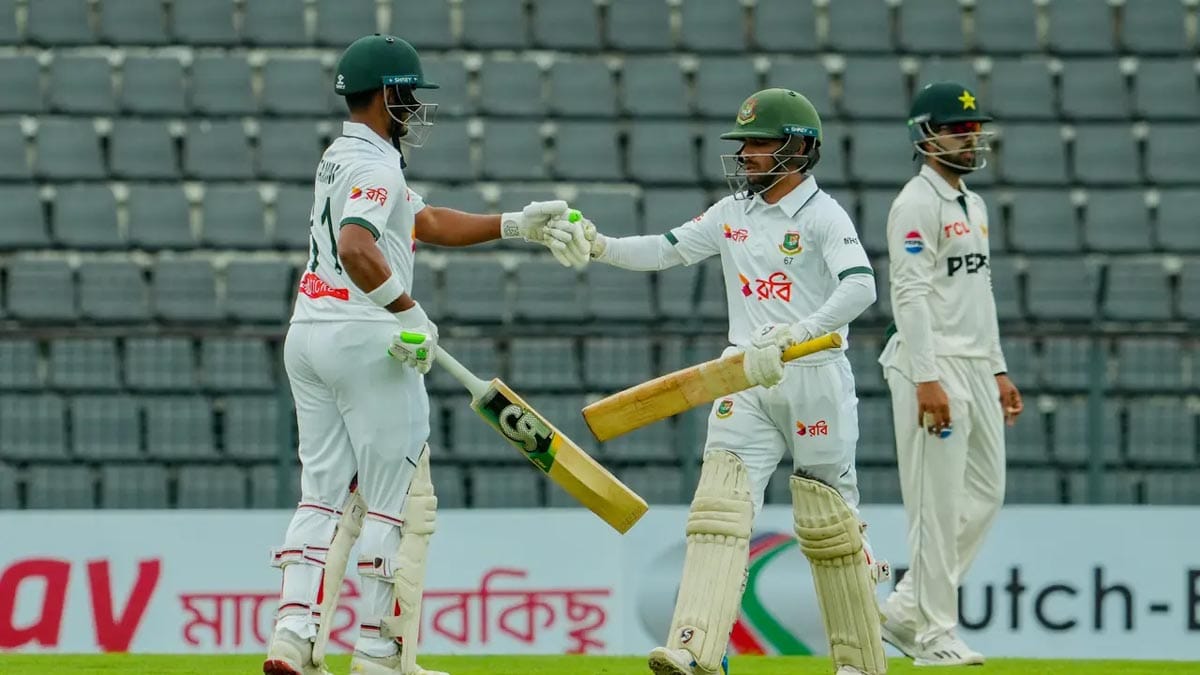 মুমিনুল হক ও তানজিদ হাসানের জুটি বেশি দীর্ঘ হয়নি।