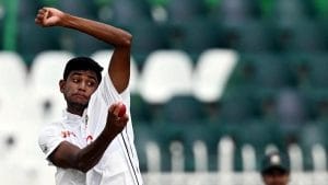 নাহিদ রানার গতির ঝড়ে পরাস্ত হয়েছে পাকিস্তান।