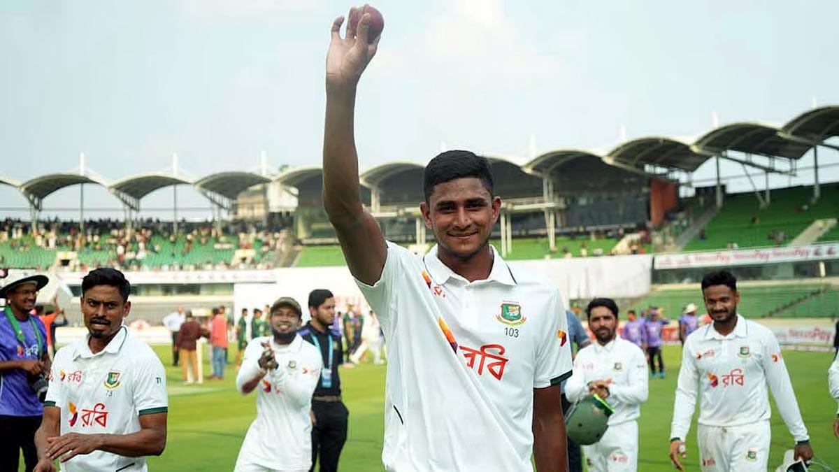 পাকিস্তানের বিপক্ষে মিরপুর টেস্টে ৫ উইকেট নিয়েছেন নাহিদ রানা।
