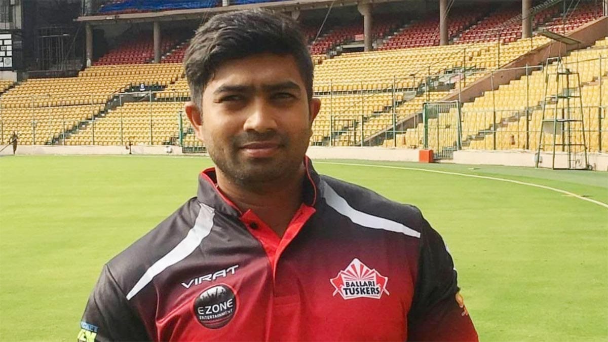 Former Karnataka Ranji trophy fast bowler SL Akshay.
