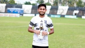 ফেডারেশন কাপে ম্যাচসেরা মোহামেডানের সৌরভ দেওয়ান।