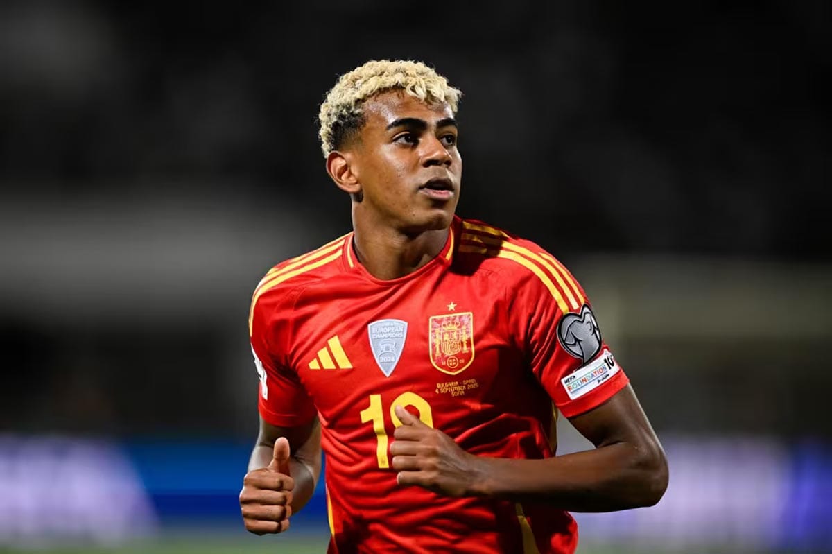 Lamine Yamal playing a match for Spain.